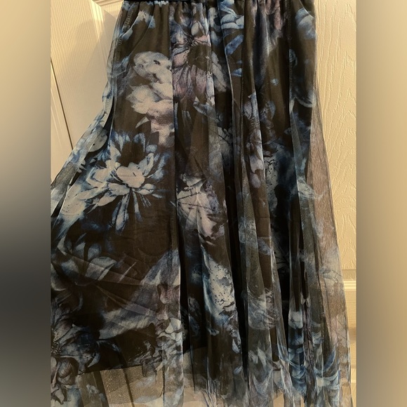 Jane Chic Designs Beautiful Floral Skirt - Picture 6 of 9